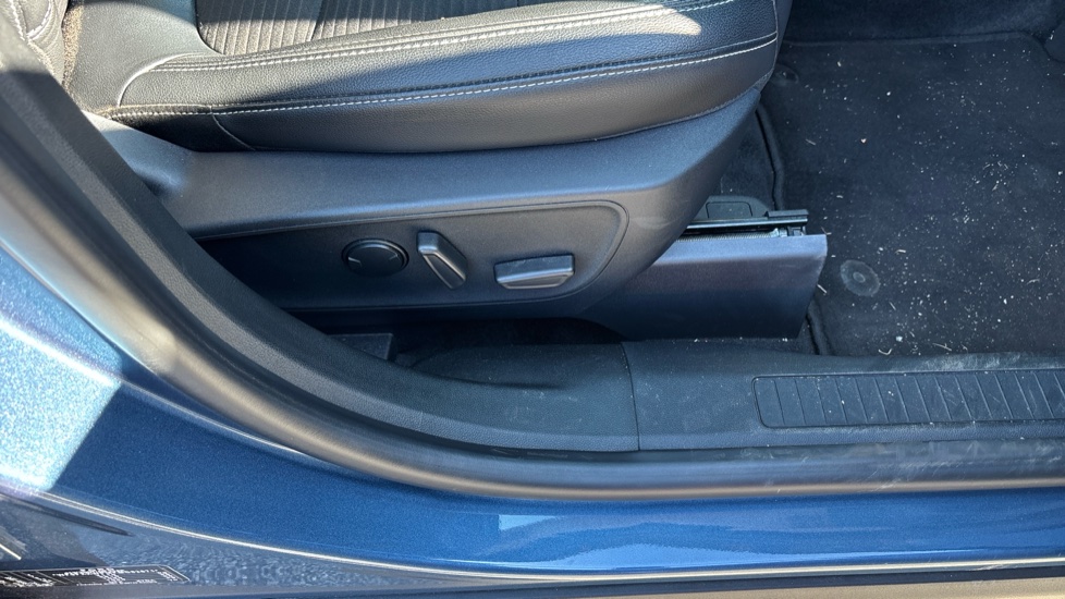 Ford Kuga 1.5 EcoBlue Titanium Edition 5dr Auto Diesel Estate - Image 49