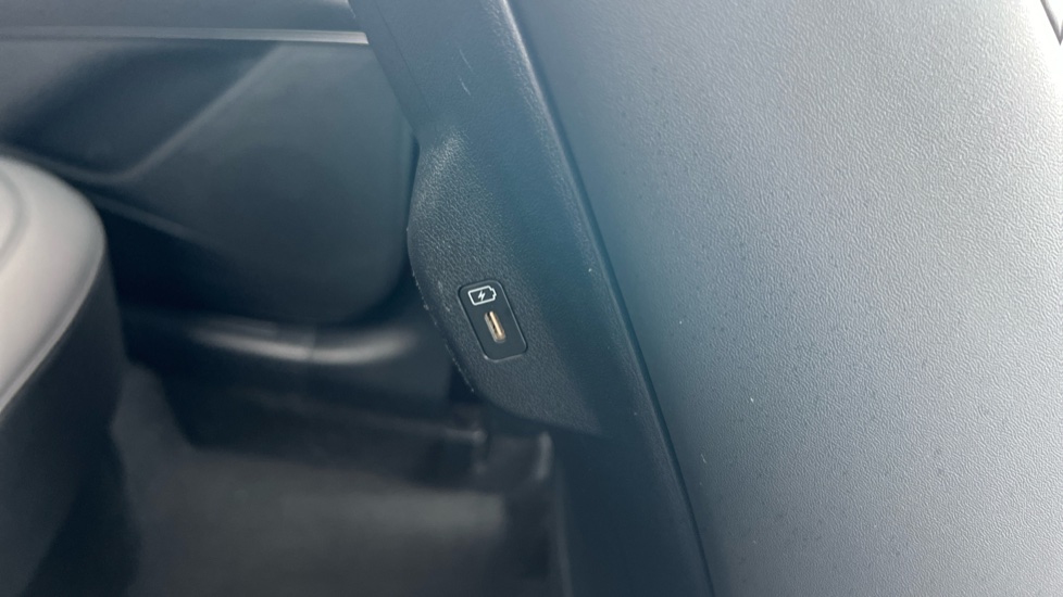 Kia Niro 1.6 GDi Hybrid 3 5dr DCT Hybrid Estate - Image 20