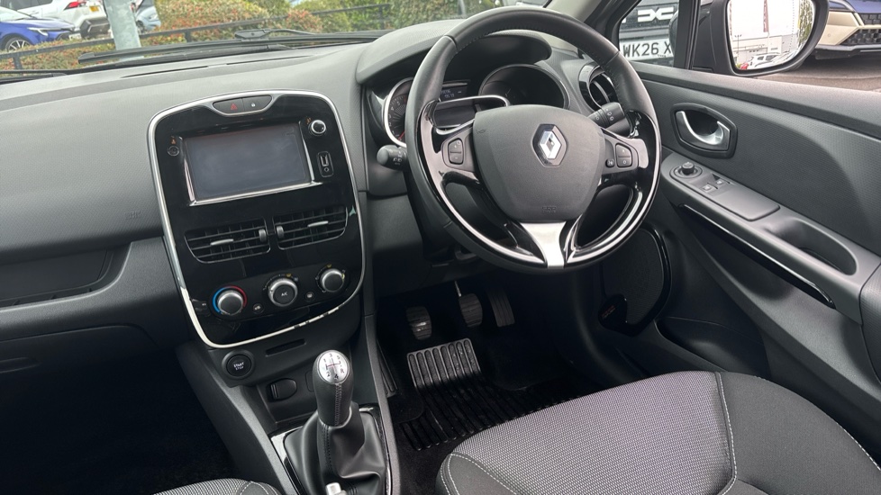 Renault Clio 0.9 TCE 90 Dynamique Nav 5dr Petrol Hatchback - Image 9