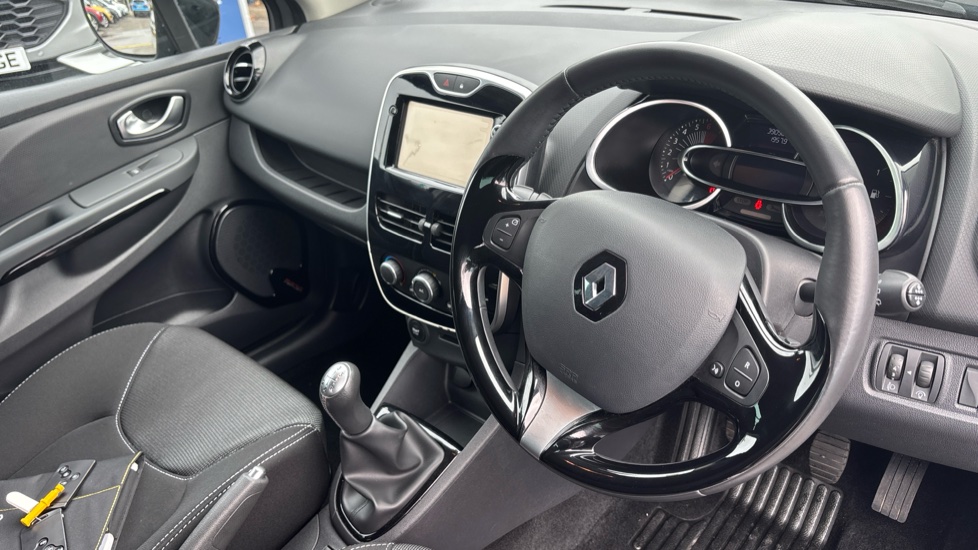 Renault Clio 0.9 TCE 90 Dynamique Nav 5dr Petrol Hatchback - Image 11