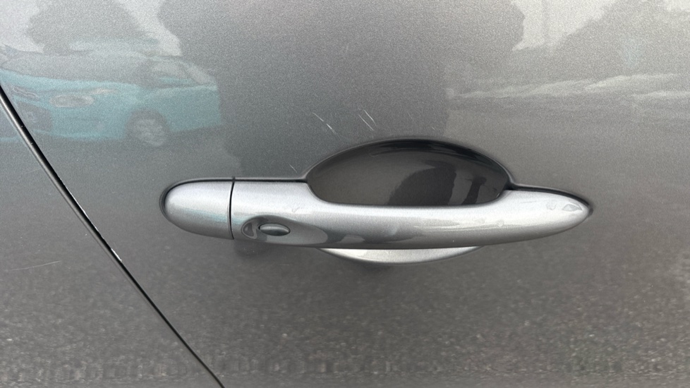 Renault Clio 0.9 TCE 90 Dynamique Nav 5dr Petrol Hatchback - Image 27