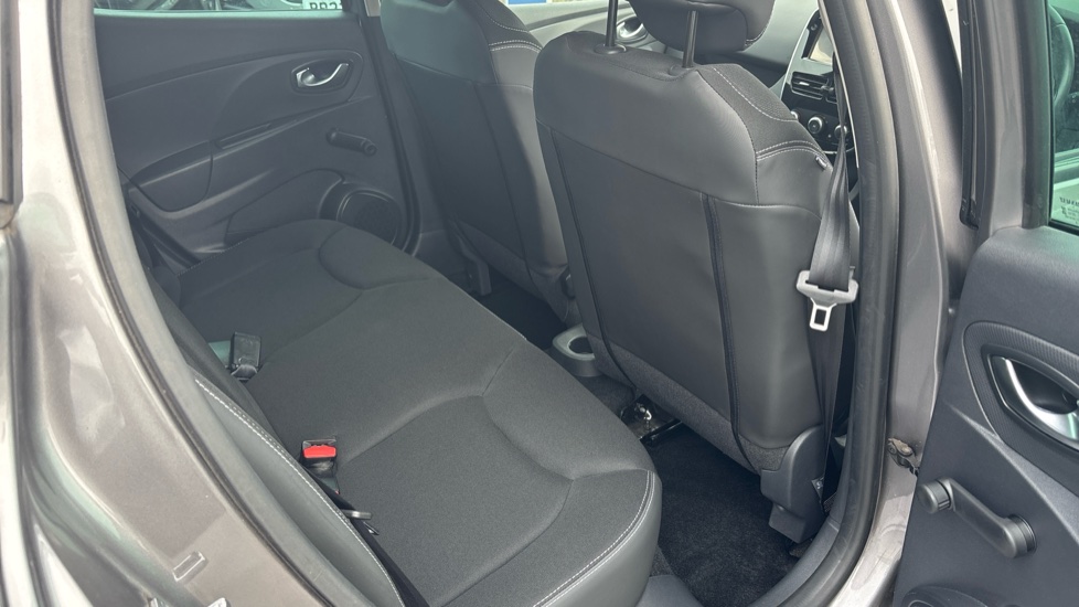 Renault Clio 0.9 TCE 90 Dynamique Nav 5dr Petrol Hatchback - Image 28