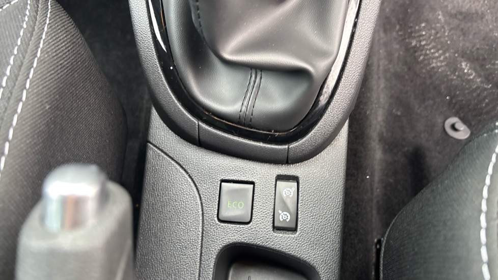 Renault Clio 0.9 TCE 90 Dynamique Nav 5dr Petrol Hatchback - Image 37