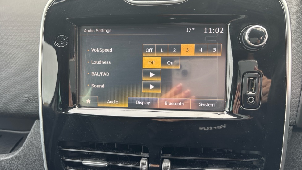 Renault Clio 0.9 TCE 90 Dynamique Nav 5dr Petrol Hatchback - Image 43