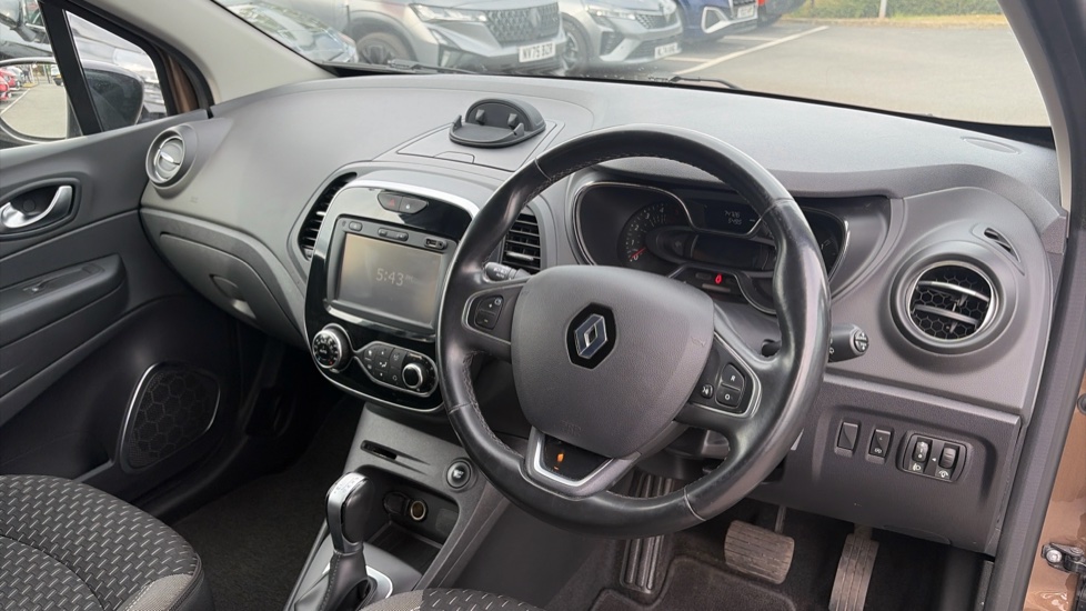 Renault Captur 1.5 dCi 90 Dynamique S Nav 5dr EDC Diesel Hatchback - Image 11