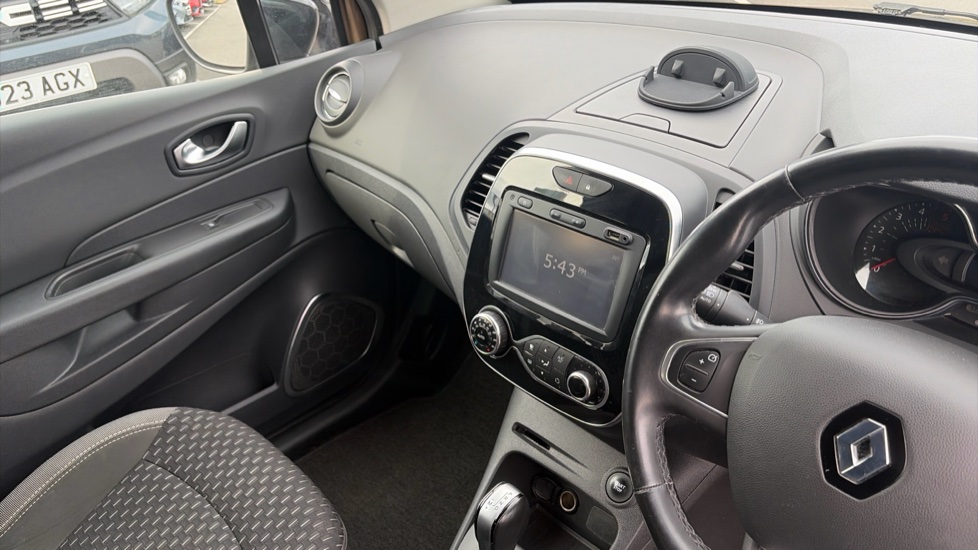 Renault Captur 1.5 dCi 90 Dynamique S Nav 5dr EDC Diesel Hatchback - Image 14