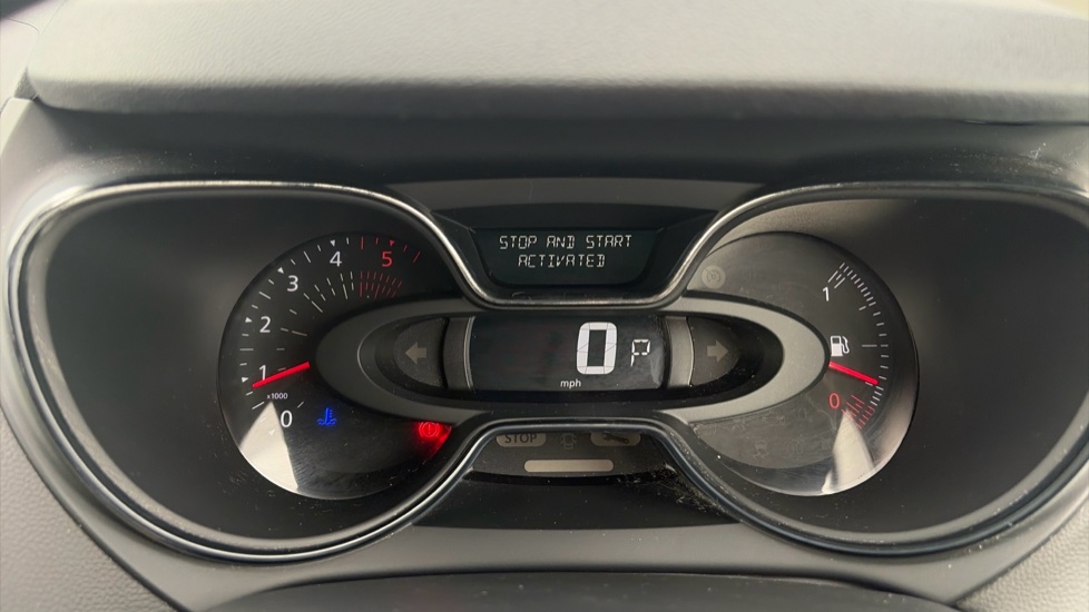 Renault Captur 1.5 dCi 90 Dynamique S Nav 5dr EDC Diesel Hatchback - Image 18