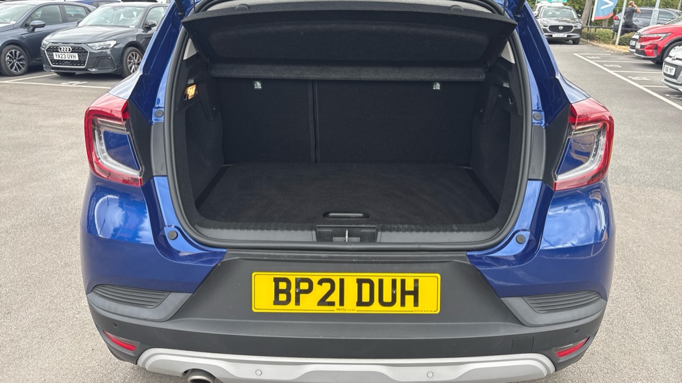 Renault Captur 1.3 TCE 140 Iconic 5dr Petrol Hatchback - Image 4