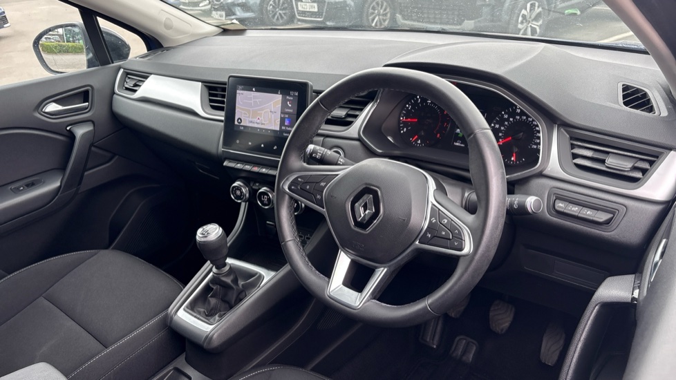 Renault Captur 1.3 TCE 140 Iconic 5dr Petrol Hatchback - Image 11
