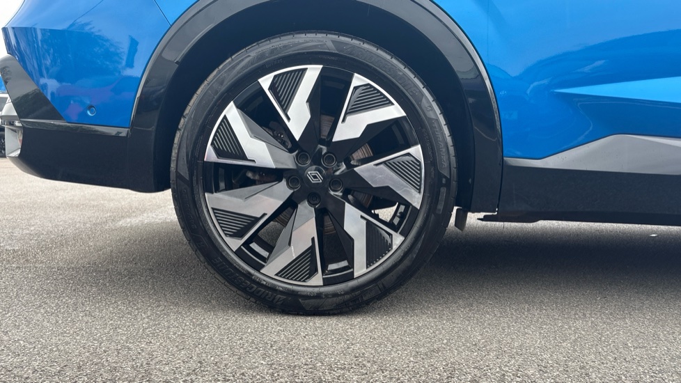 Renault Rafale E-Tech FHEV Techno Esprit Alpine 5dr Auto 4C Hybrid Estate - Image 7