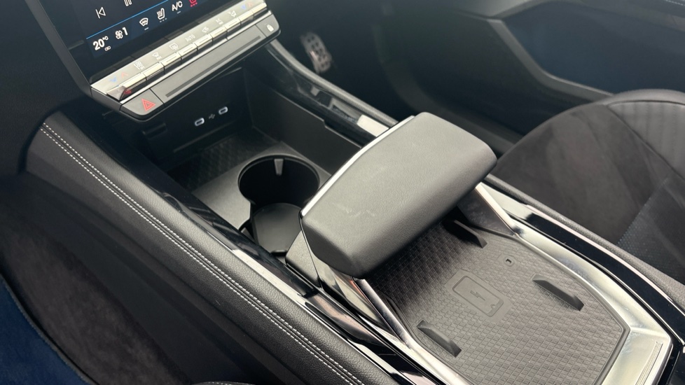 Renault Rafale E-Tech FHEV Techno Esprit Alpine 5dr Auto 4C Hybrid Estate - Image 13