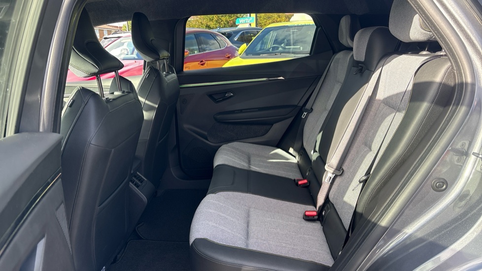 Renault Scenic E-Tech 160kW Techno 87kWh Long Range 5dr Auto Electric Estate - Image 16