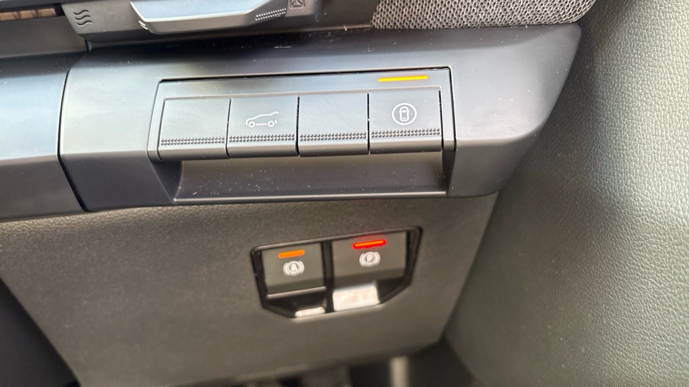 Renault Scenic E-Tech 160kW Techno 87kWh Long Range 5dr Auto Electric Estate - Image 24