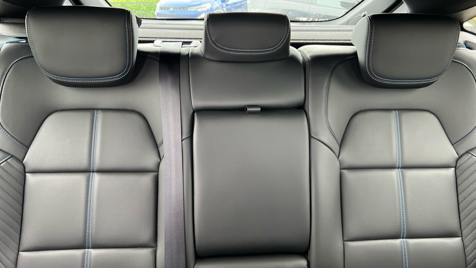 Renault Arkana 1.6 E-Tech FHEV 145 Esprit Alpine 5dr Auto Hybrid Estate - Image 15