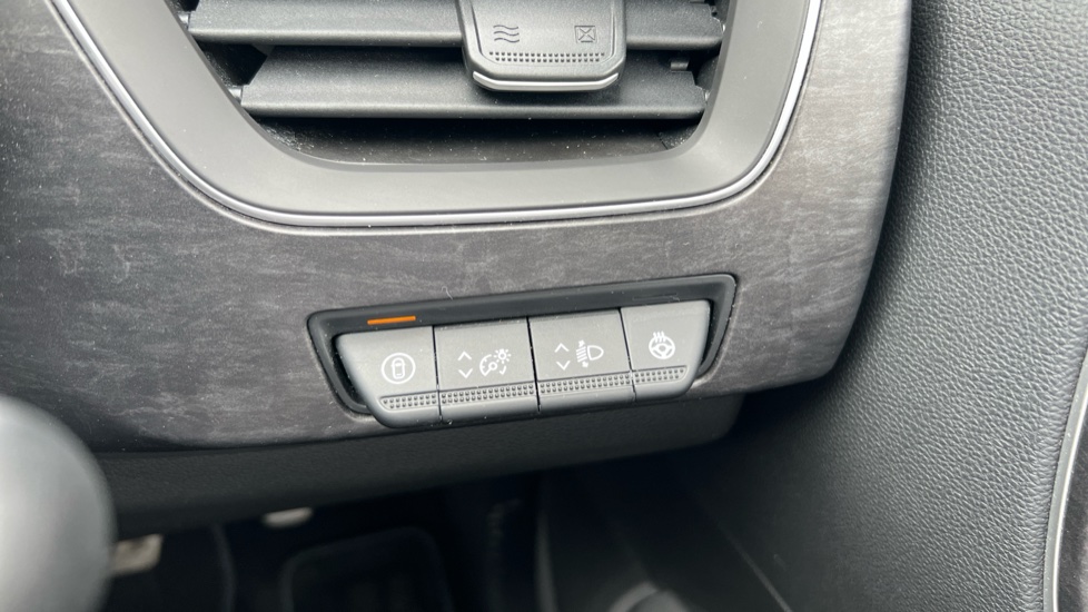 Renault Arkana 1.6 E-Tech FHEV 145 Esprit Alpine 5dr Auto Hybrid Estate - Image 20