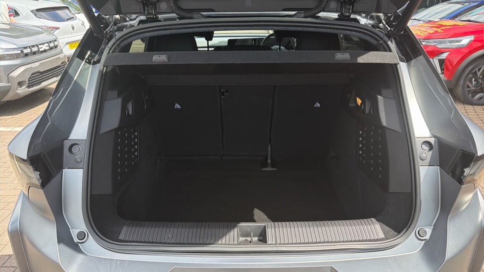 Renault Scenic E-Tech 160kW Esprit Alpine 87kWh Long Range 5dr Auto Electric Estate - Image 4
