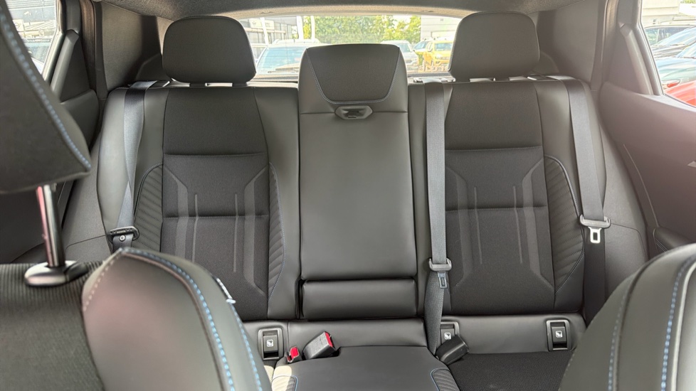 Renault Scenic E-Tech 160kW Esprit Alpine 87kWh Long Range 5dr Auto Electric Estate - Image 15