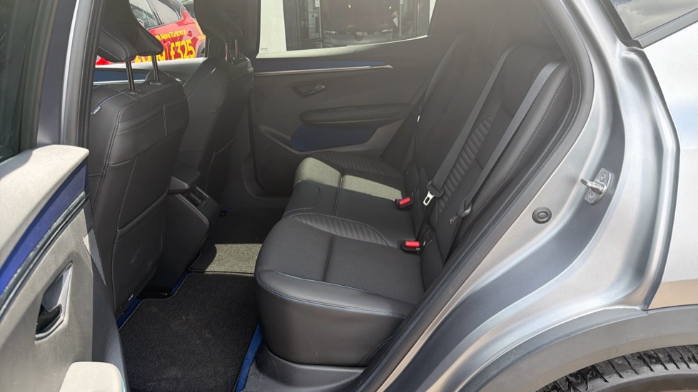 Renault Scenic E-Tech 160kW Esprit Alpine 87kWh Long Range 5dr Auto Electric Estate - Image 16