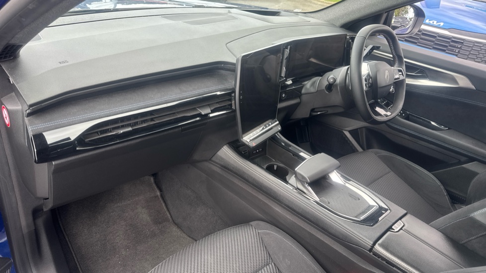 Renault Austral E-Tech FHEV Techno Esprit Alpine 5dr Auto Hybrid Estate - Image 9
