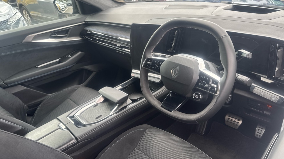 Renault Austral E-Tech FHEV Techno Esprit Alpine 5dr Auto Hybrid Estate - Image 11