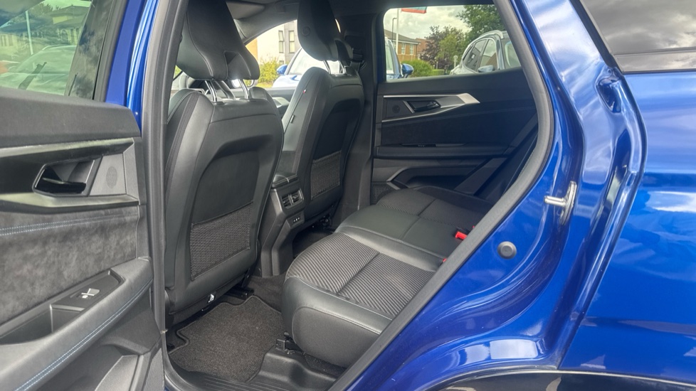 Renault Austral E-Tech FHEV Techno Esprit Alpine 5dr Auto Hybrid Estate - Image 16