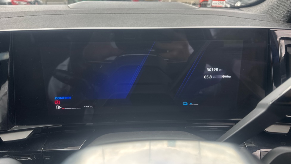 Renault Austral E-Tech FHEV Techno Esprit Alpine 5dr Auto Hybrid Estate - Image 18
