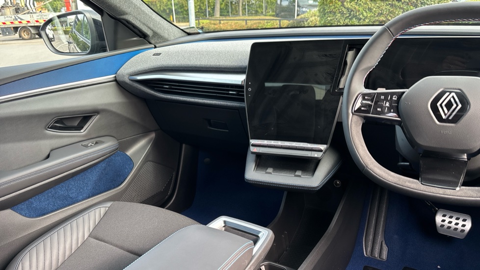 Renault Scenic E-Tech 160kW Esprit Alpine 87kWh Long Range 5dr Auto Electric Estate - Image 14