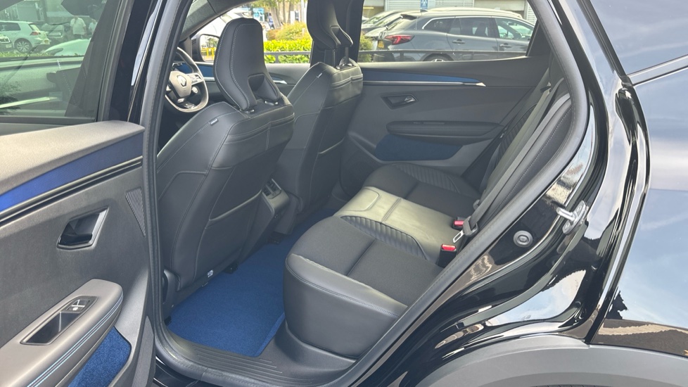 Renault Scenic E-Tech 160kW Esprit Alpine 87kWh Long Range 5dr Auto Electric Estate - Image 16
