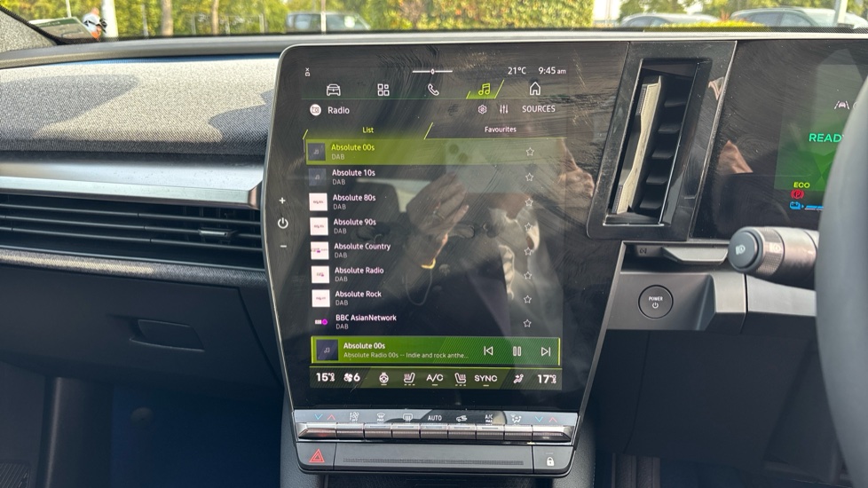 Renault Scenic E-Tech 160kW Esprit Alpine 87kWh Long Range 5dr Auto Electric Estate - Image 28