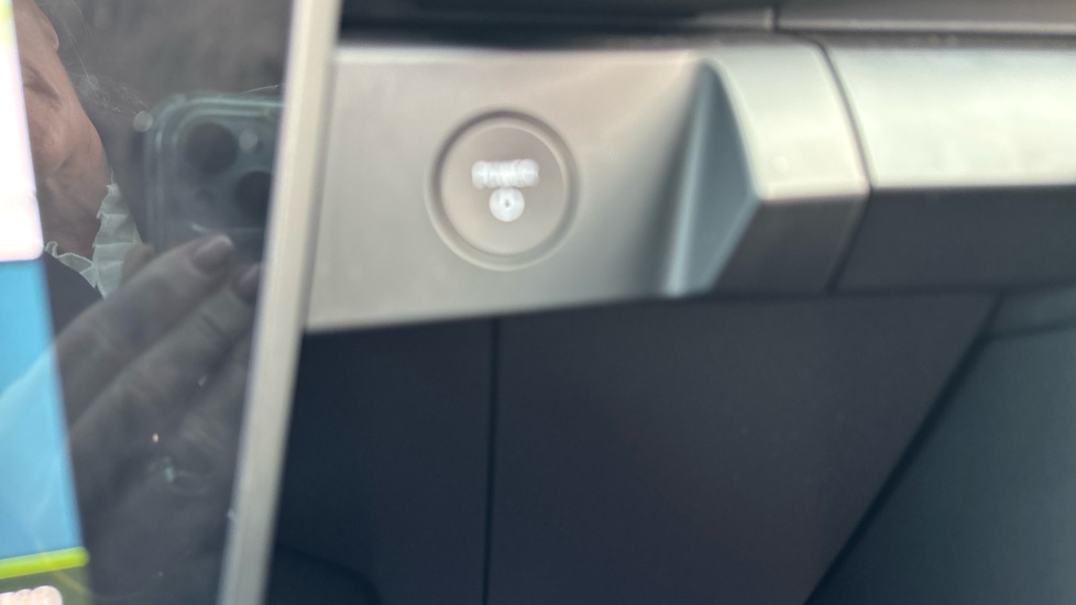 Renault Scenic E-Tech 160kW Esprit Alpine 87kWh Long Range 5dr Auto Electric Estate - Image 32
