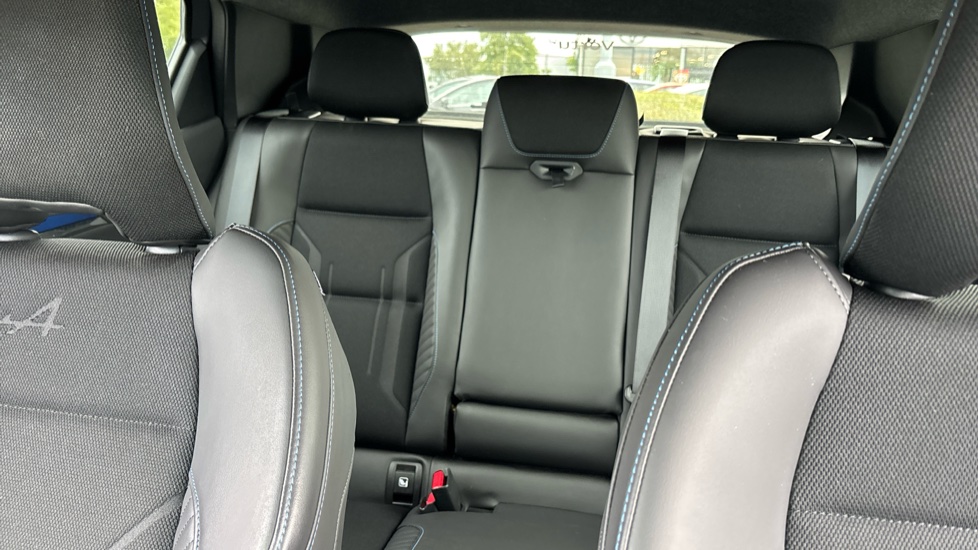 Renault Scenic E-Tech 160kW Esprit Alpine 87kWh Long Range 5dr Auto Electric Estate - Image 15