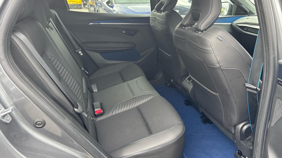Renault Scenic E-Tech 160kW Esprit Alpine 87kWh Long Range 5dr Auto Electric Estate - Image 16
