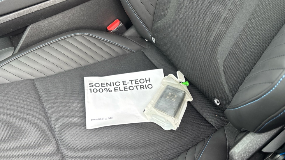 Renault Scenic E-Tech 160kW Esprit Alpine 87kWh Long Range 5dr Auto Electric Estate - Image 19