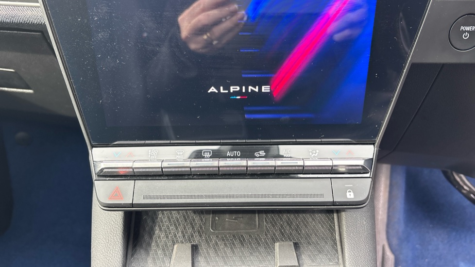 Renault Scenic E-Tech 160kW Esprit Alpine 87kWh Long Range 5dr Auto Electric Estate - Image 38