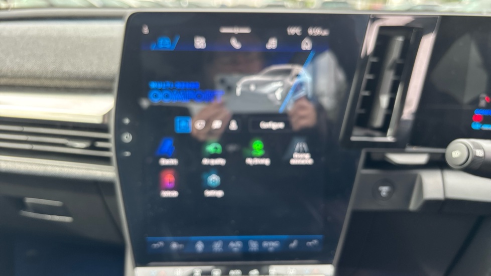 Renault Scenic E-Tech 160kW Esprit Alpine 87kWh Long Range 5dr Auto Electric Estate - Image 44