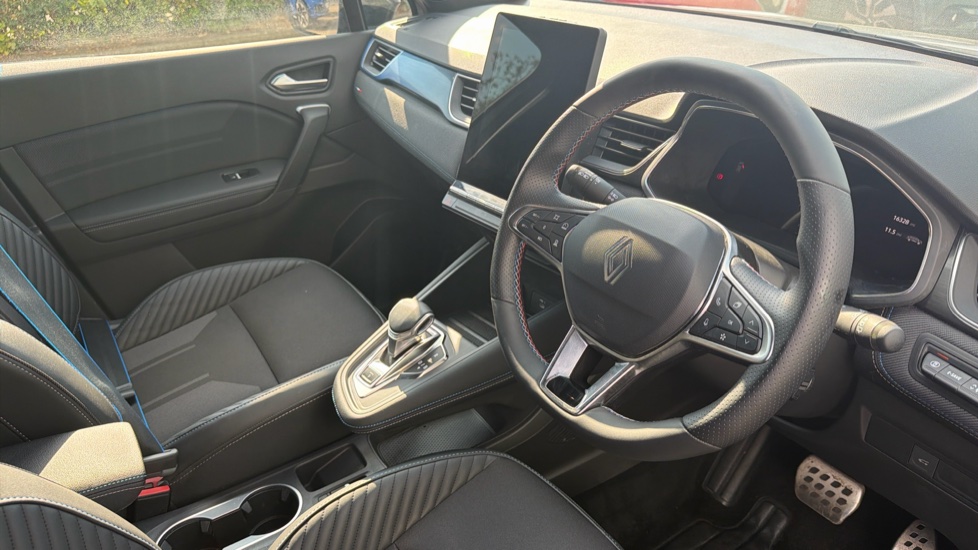 Renault Symbioz 1.6 E-Tech FHEV 145 Techno Esprit Alpine 5dr Auto Hybrid Estate - Image 11