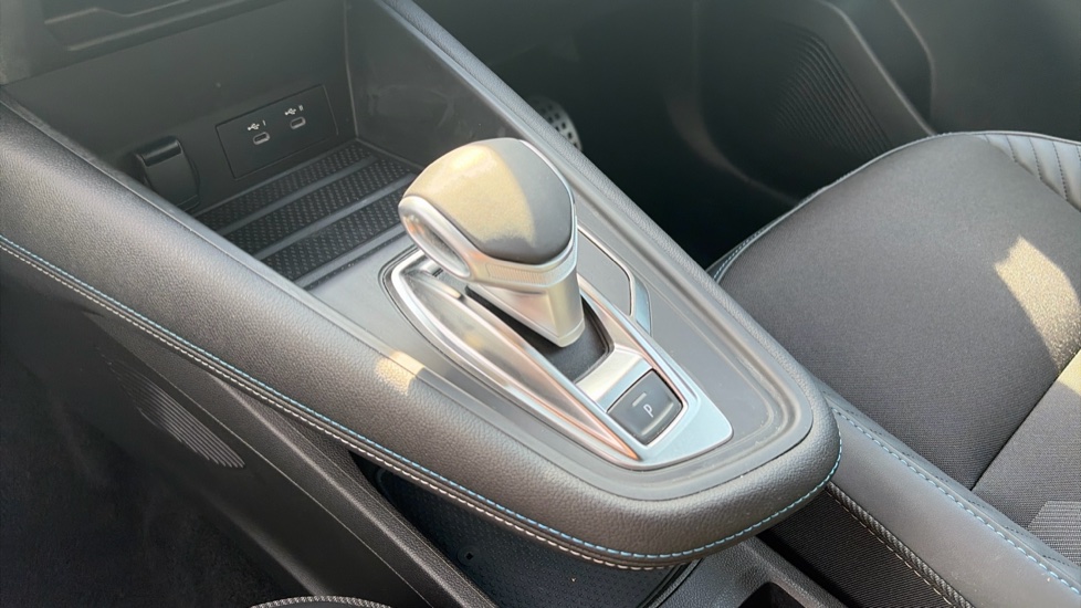 Renault Symbioz 1.6 E-Tech FHEV 145 Techno Esprit Alpine 5dr Auto Hybrid Estate - Image 13