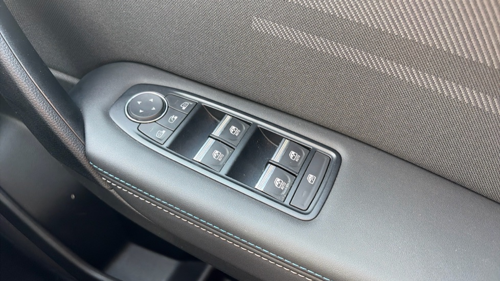 Renault Symbioz 1.6 E-Tech FHEV 145 Techno Esprit Alpine 5dr Auto Hybrid Estate - Image 27