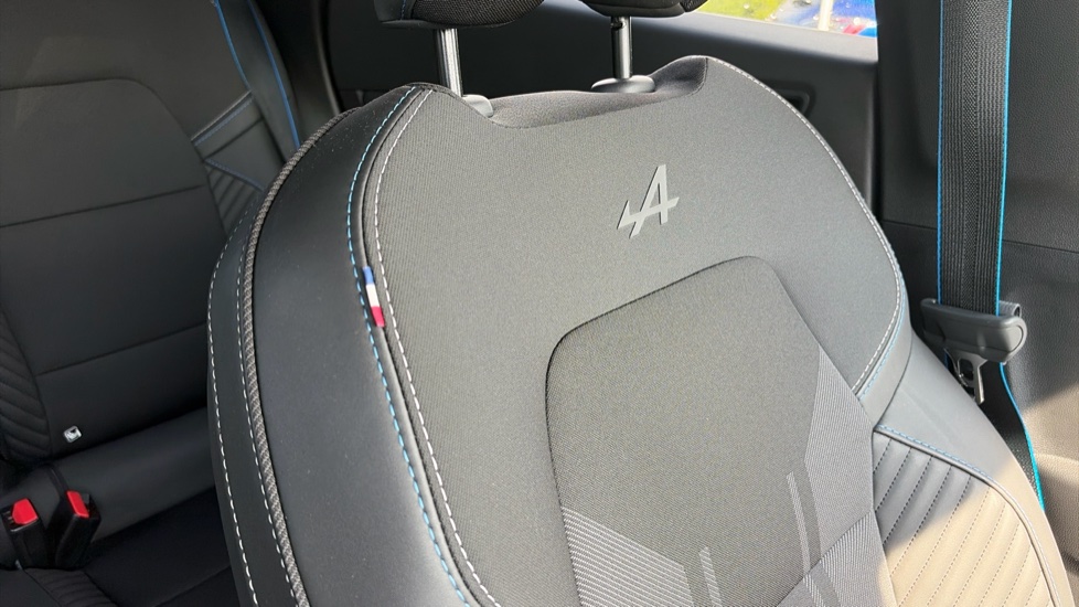 Renault Symbioz 1.6 E-Tech FHEV 145 Techno Esprit Alpine 5dr Auto Hybrid Estate - Image 30