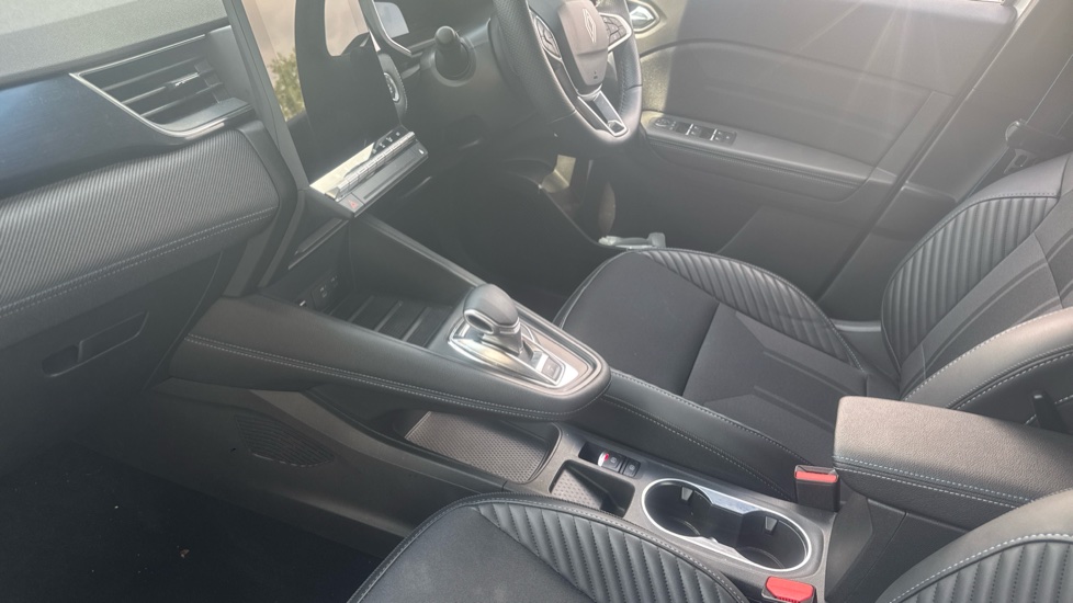 Renault Symbioz 1.6 E-Tech FHEV 145 Techno Esprit Alpine 5dr Auto Hybrid Estate - Image 13