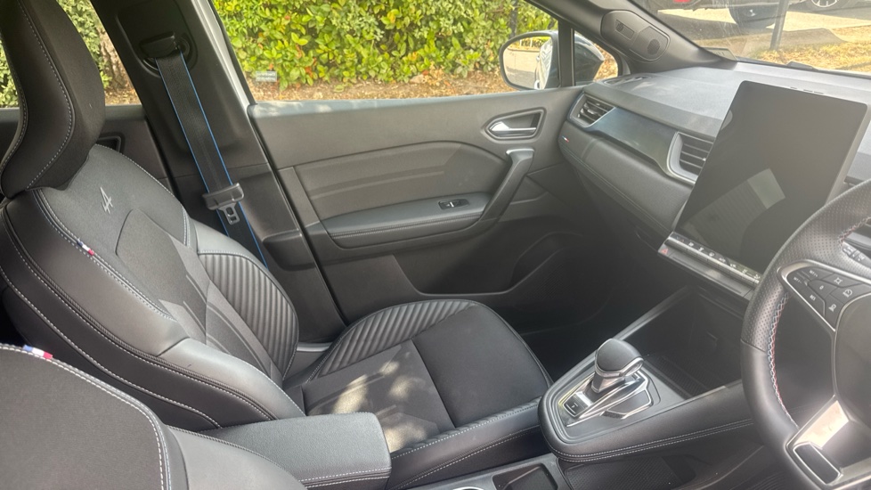 Renault Symbioz 1.6 E-Tech FHEV 145 Techno Esprit Alpine 5dr Auto Hybrid Estate - Image 14