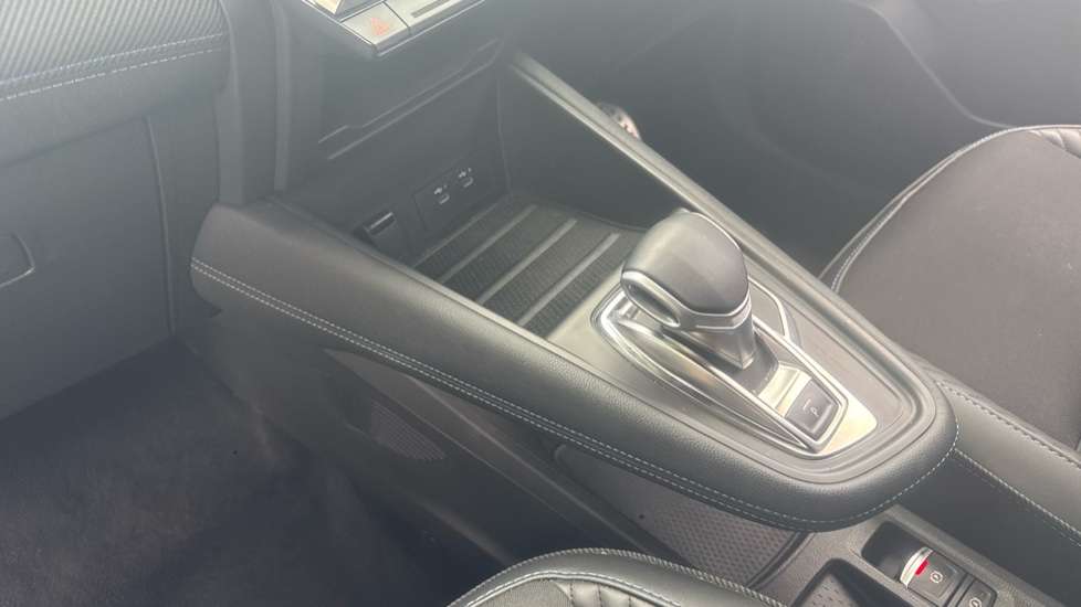Renault Symbioz 1.6 E-Tech FHEV 145 Techno Esprit Alpine 5dr Auto Hybrid Estate - Image 13
