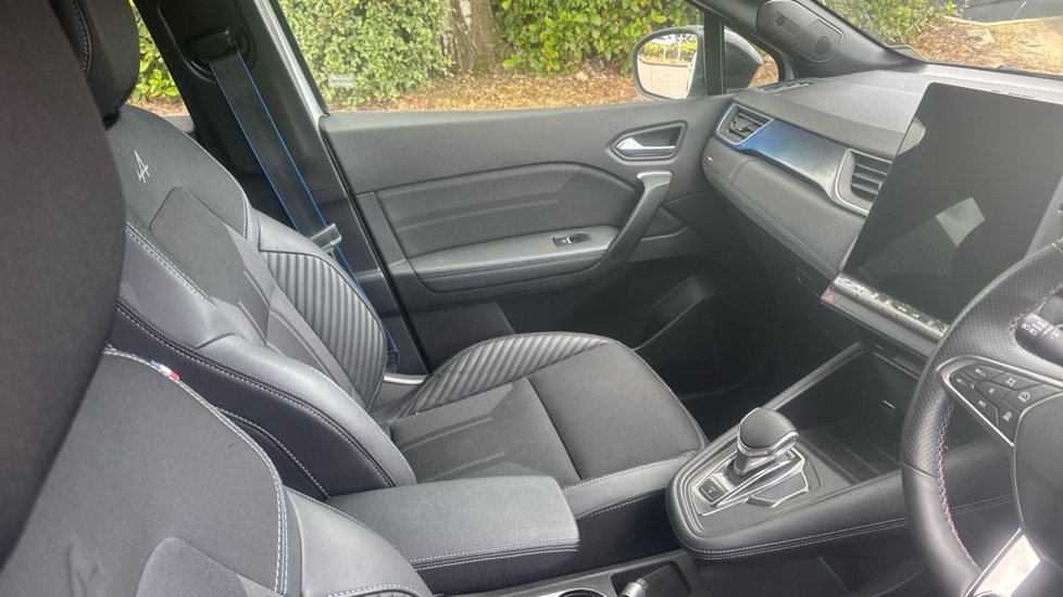 Renault Symbioz 1.6 E-Tech FHEV 145 Techno Esprit Alpine 5dr Auto Hybrid Estate - Image 14
