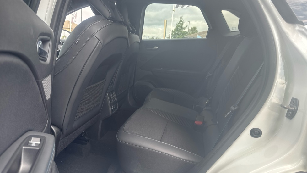 Renault Symbioz 1.6 E-Tech FHEV 145 Techno Esprit Alpine 5dr Auto Hybrid Estate - Image 16