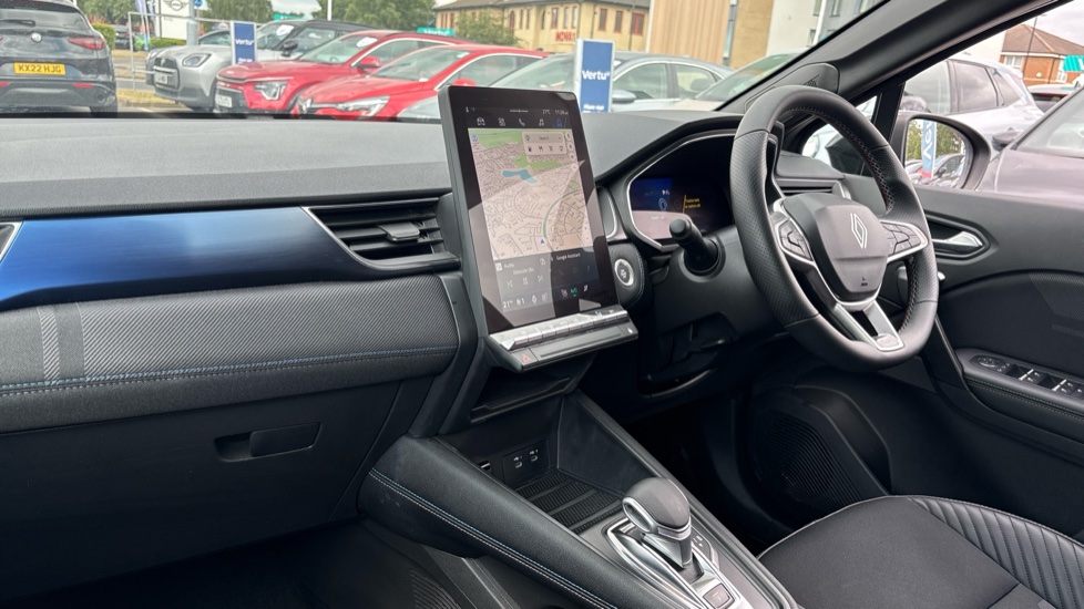 Renault Symbioz 1.6 E-Tech FHEV 145 Techno Esprit Alpine 5dr Auto Hybrid Estate - Image 9