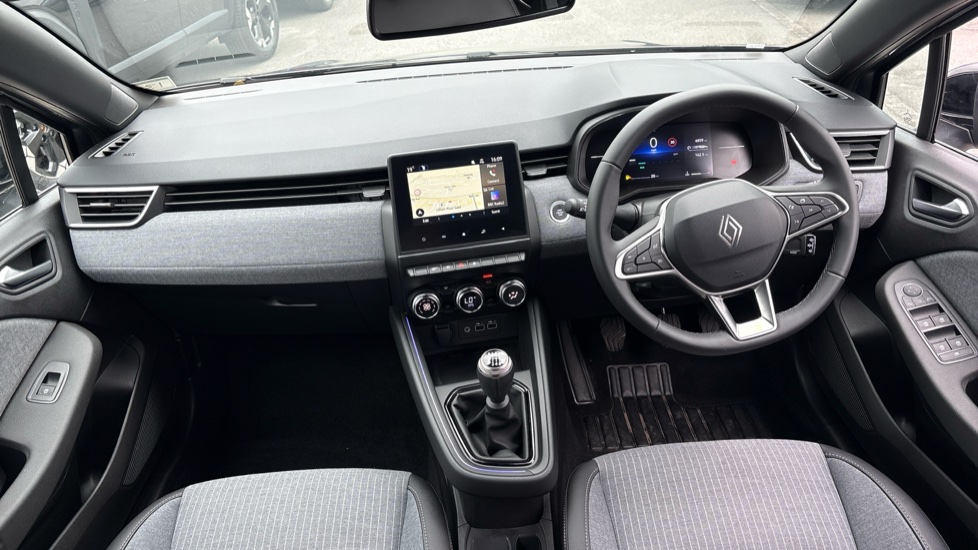 Renault Clio 1.0 TCe 90 Techno 5dr Petrol Hatchback - Image 10