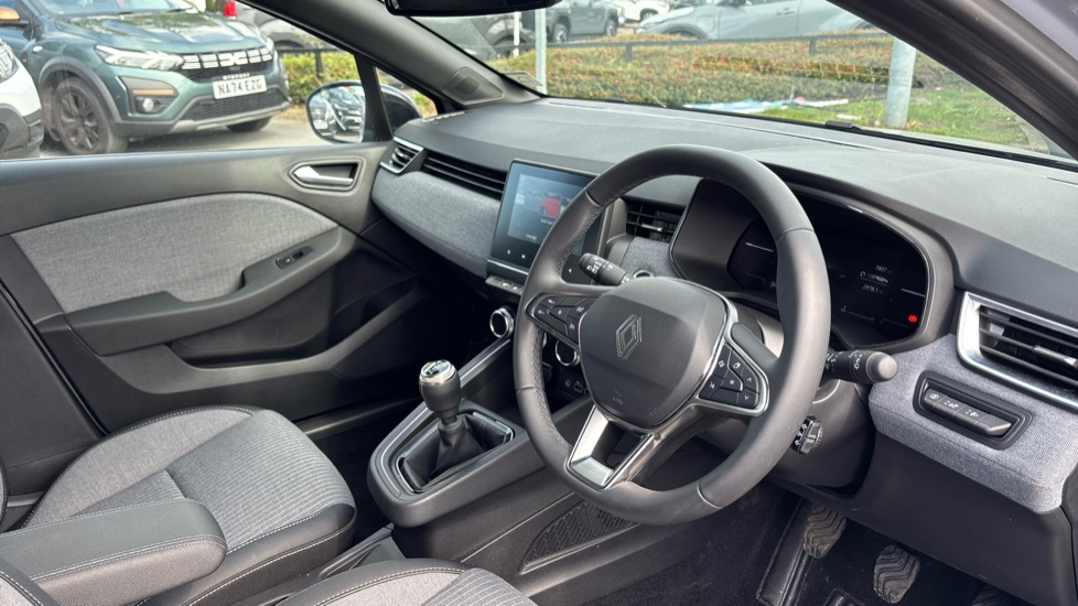 Renault Clio 1.0 TCe 90 Techno 5dr Petrol Hatchback - Image 11