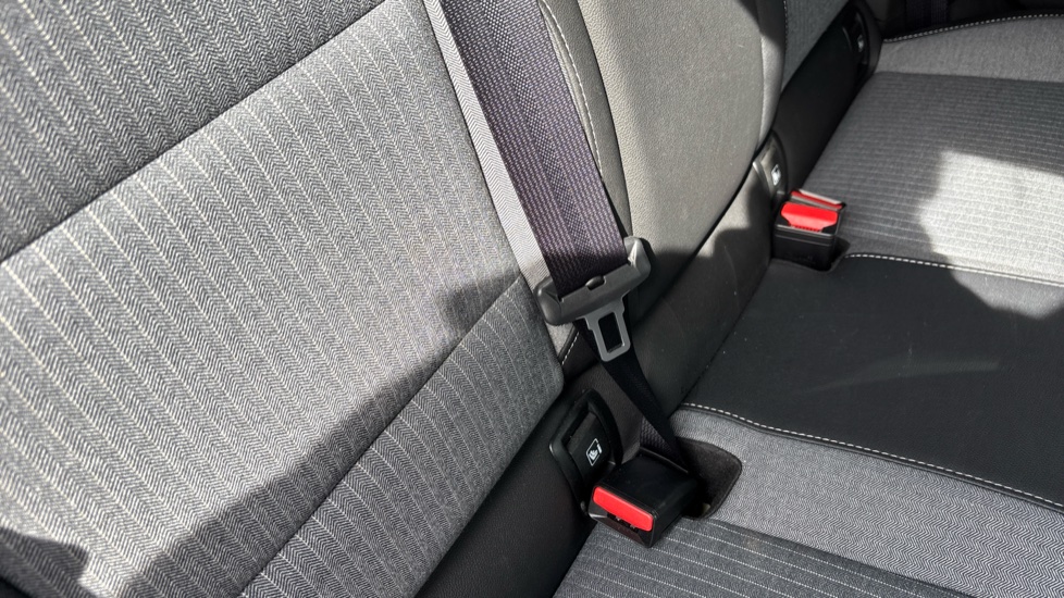 Renault Clio 1.0 TCe 90 Techno 5dr Petrol Hatchback - Image 17