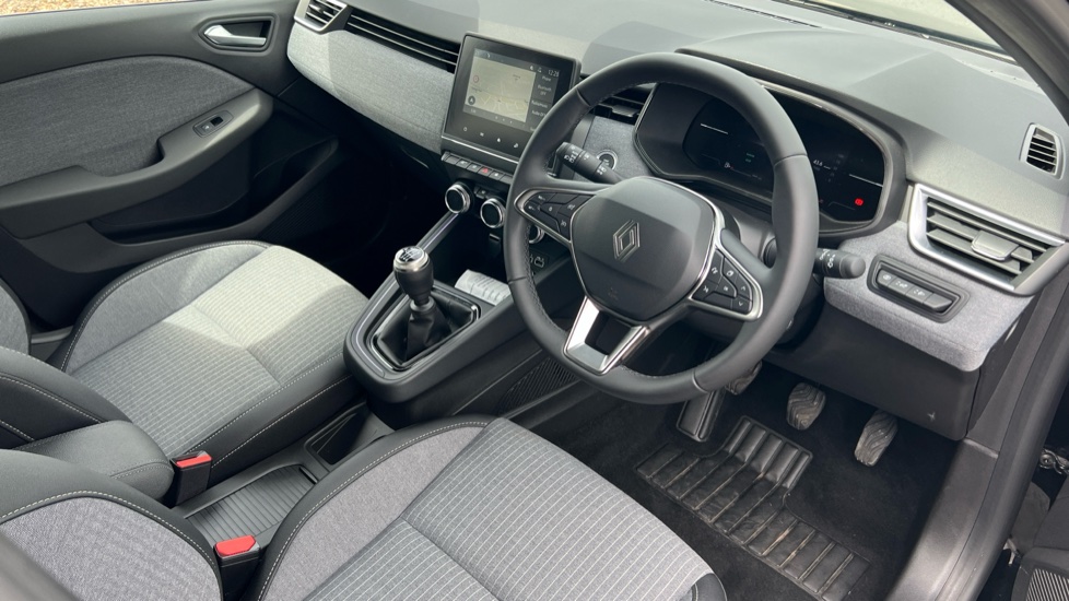 Renault Clio 1.0 TCe 90 Techno 5dr Petrol Hatchback - Image 11