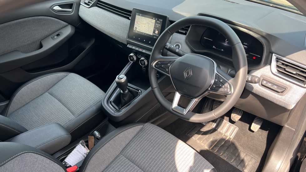 Renault Clio 1.0 TCe 90 Techno 5dr Petrol Hatchback - Image 11